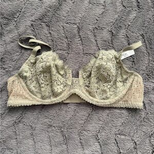 Elegant Lace Underwire Bra